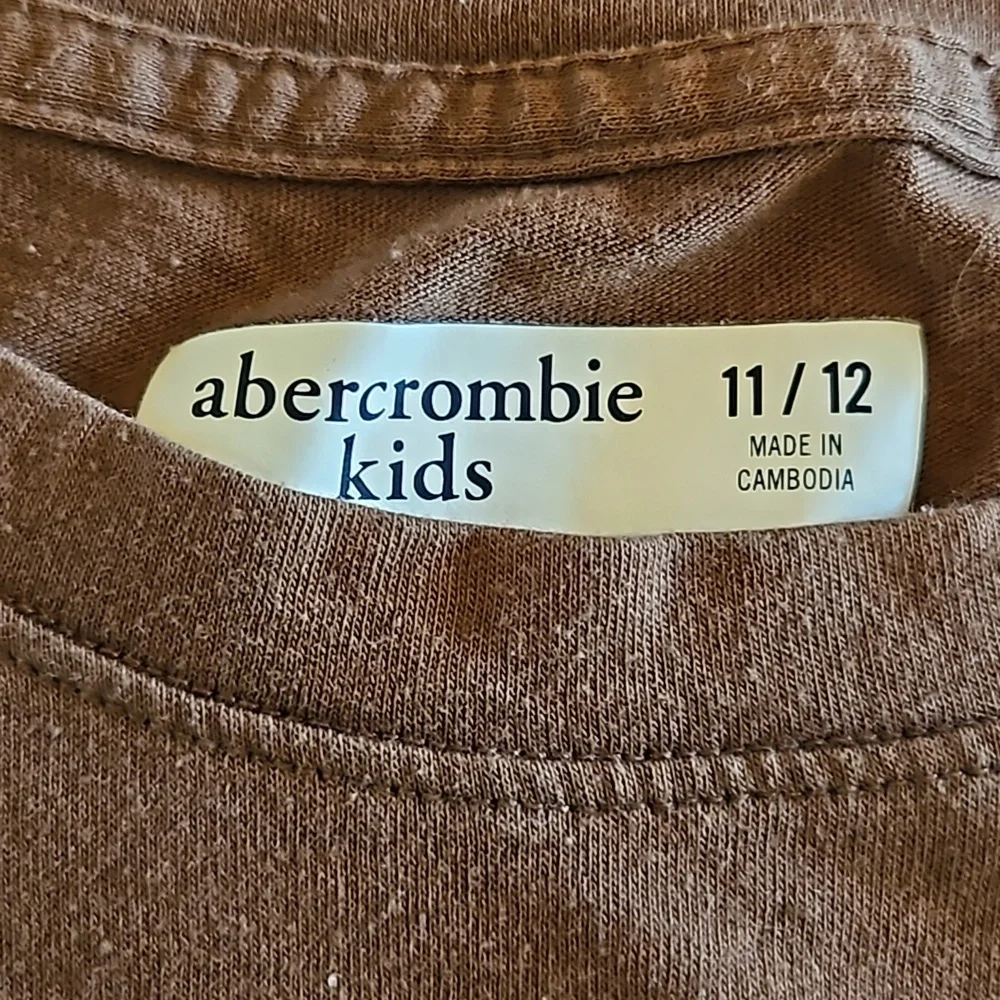 abercrombie kids Woodstock graphic logo tee, Size 11/12 - Picture 3 of 6